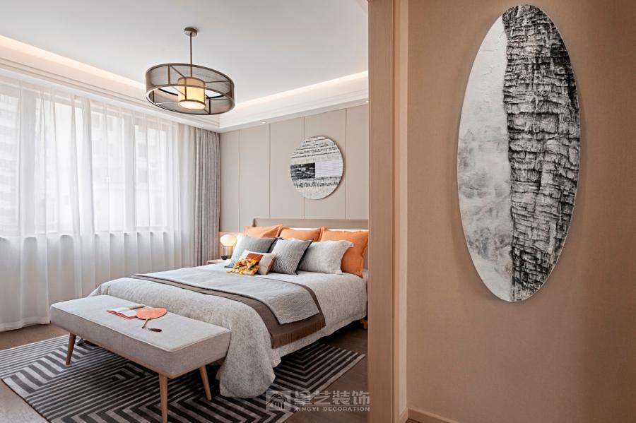 不追求华丽，而追求舒适；不堆砌装饰，而回归生活本身