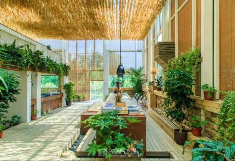 不追求华丽，而追求舒适；不堆砌装饰，而回归生活本身