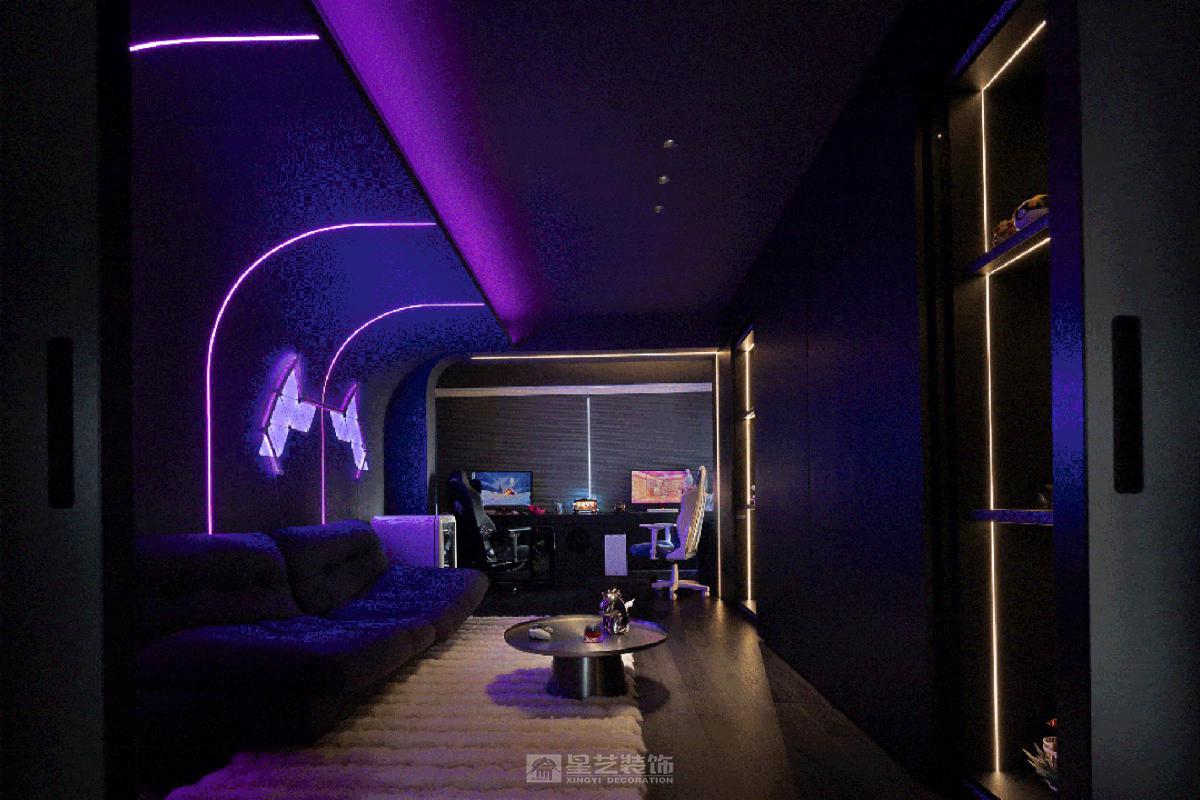 引光为墨绘写自由生长的灵魂场域