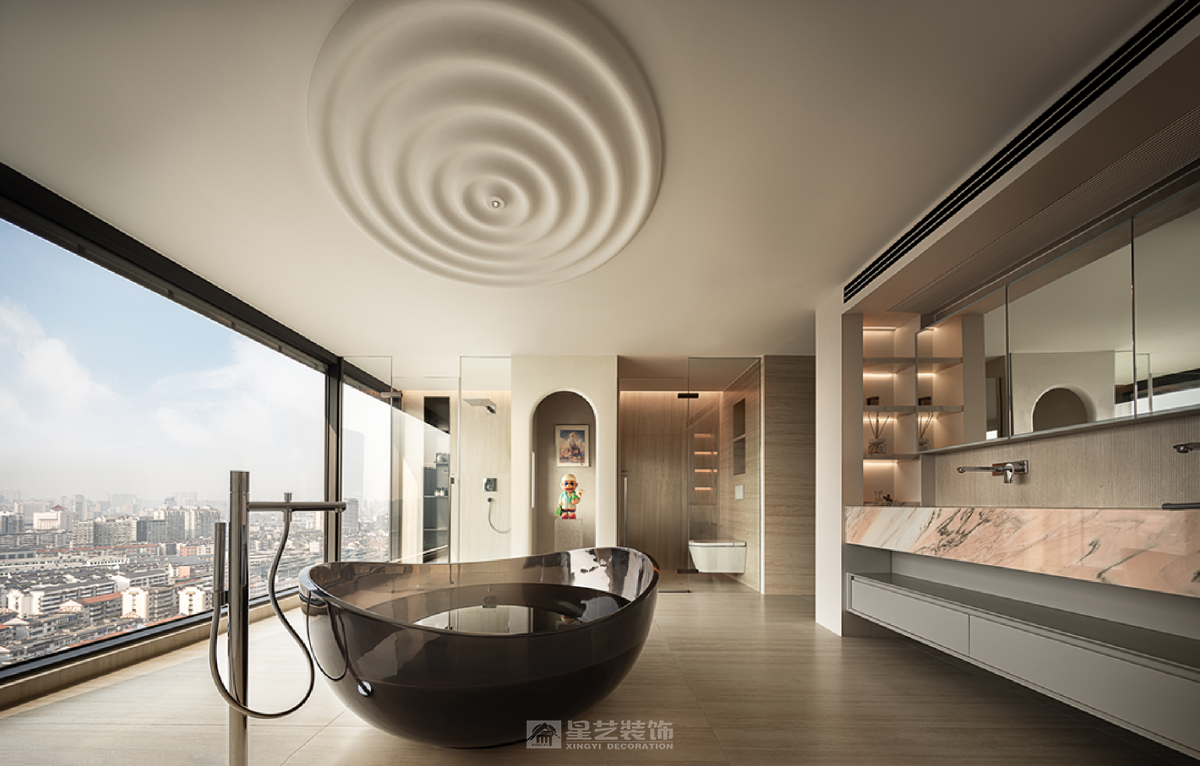 引光为墨绘写自由生长的灵魂场域