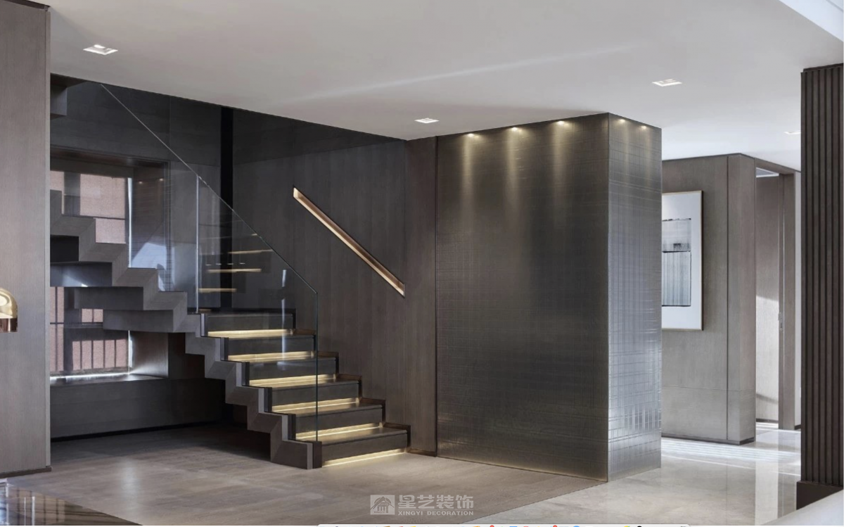 顶层跃层——复式挑空的厅